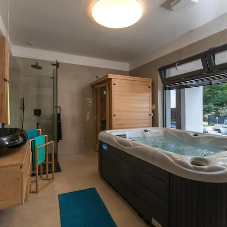 Casa vacanze In With Outdoor Swimming Pool Kršan