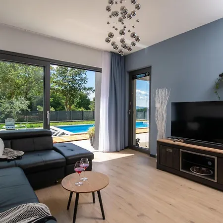 Holiday home In With Outdoor Swimming Pool