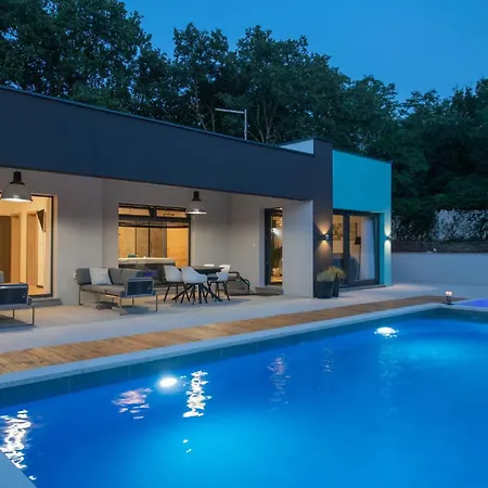 Semesterbostad In With Outdoor Swimming Pool